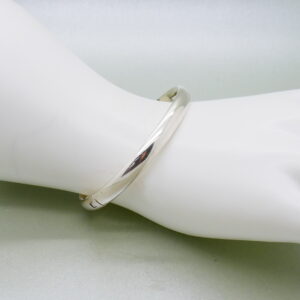 Gladde zilveren armband