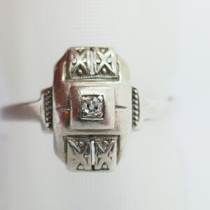 Art deco zilveren ring met 0.03ct Bolsjewiek diamant
