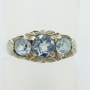 Art deco zilveren verlovingsring met 3 aquamarijnen