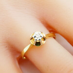 14kt Geelgouden solitairring met diamant