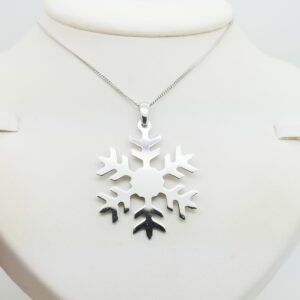 Zilveren collier met grote sneeuwvlok