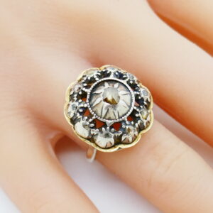 Antieke ring met roosdiamanten