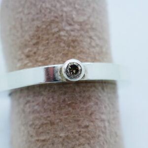 Moderne zilveren ring met NF 0.04ct bruine diamant