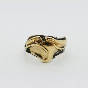 Een vintage zilveren ring, deels verguld