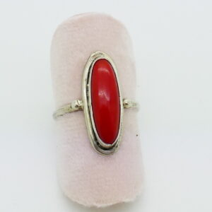 Vintage zilveren ring met bloedkoraal